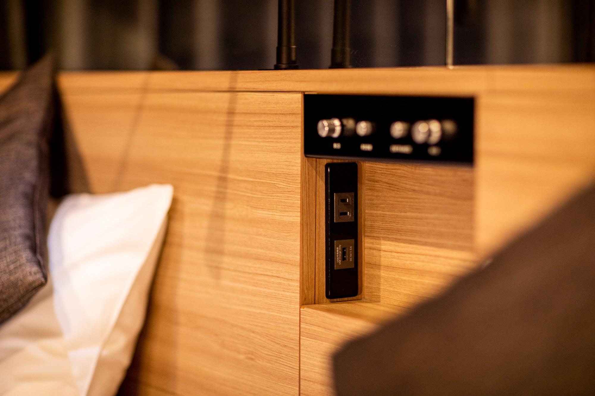 Quintessa Hotel Osaka Shinsaibashi Comic & Books Экстерьер фото