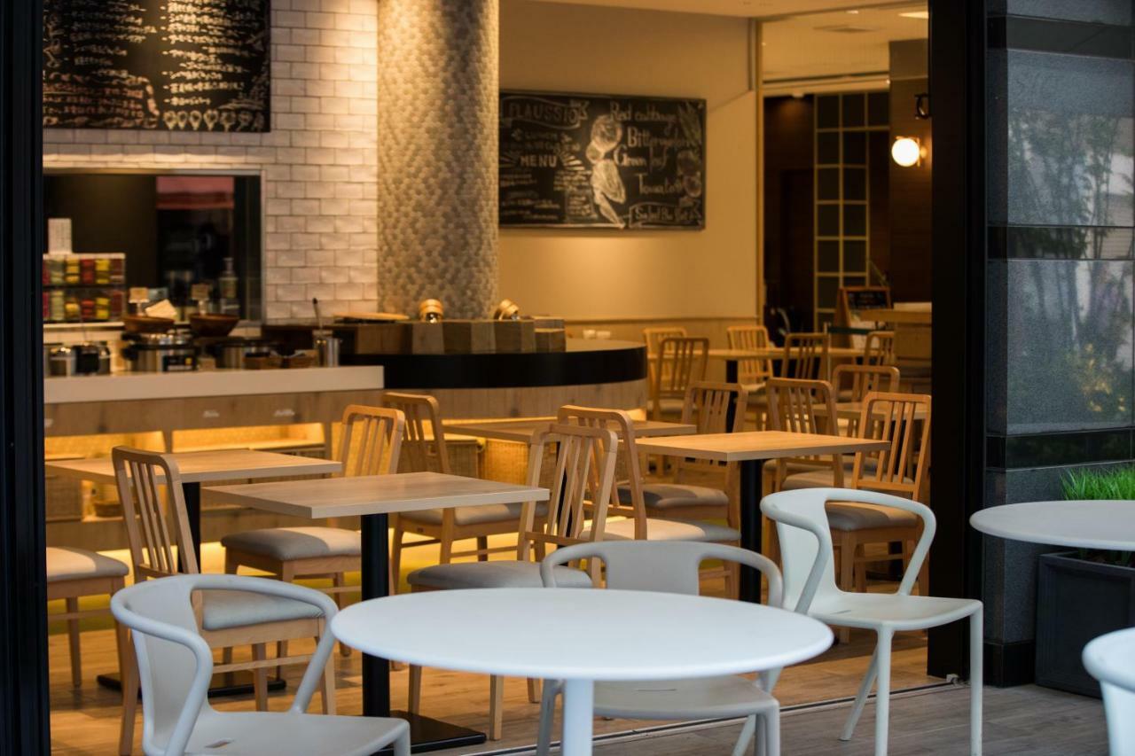 Quintessa Hotel Osaka Shinsaibashi Comic & Books Экстерьер фото