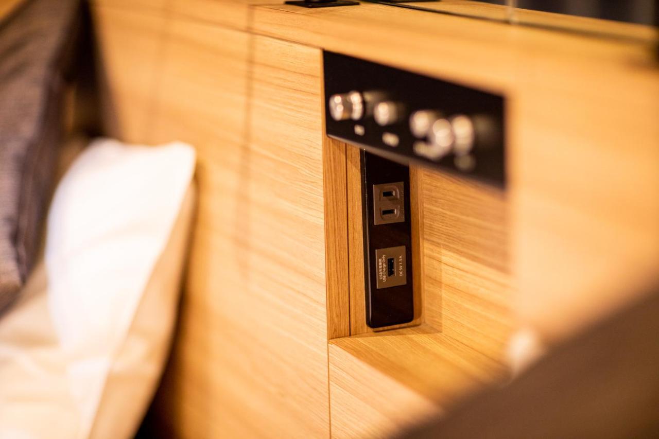 Quintessa Hotel Osaka Shinsaibashi Comic & Books Экстерьер фото