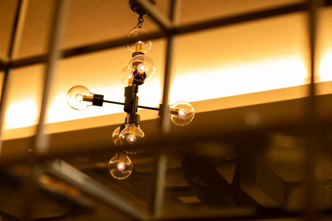 Quintessa Hotel Osaka Shinsaibashi Comic & Books Экстерьер фото